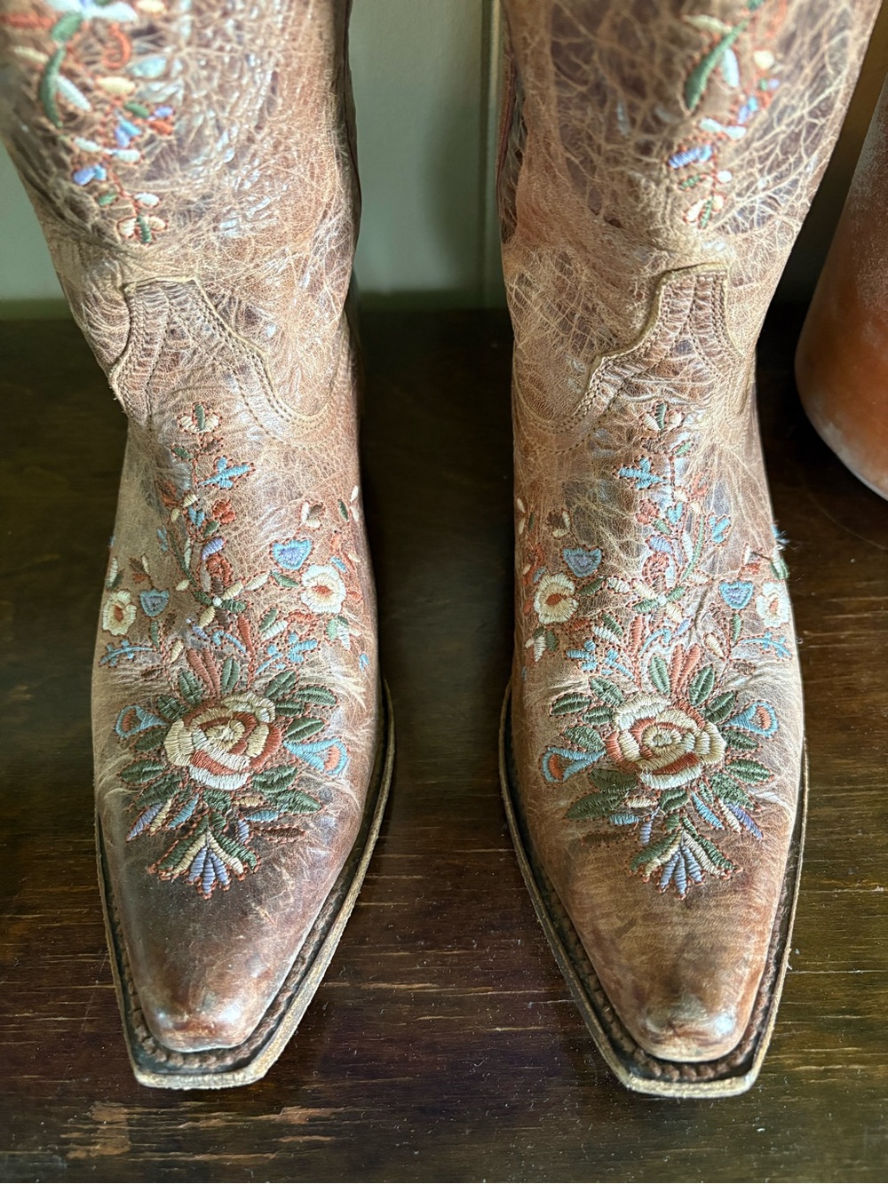 SHYANNE WOMEN'S MAISIE FLORAL EMBROIDERED BOOTS - Picture 4 of 12